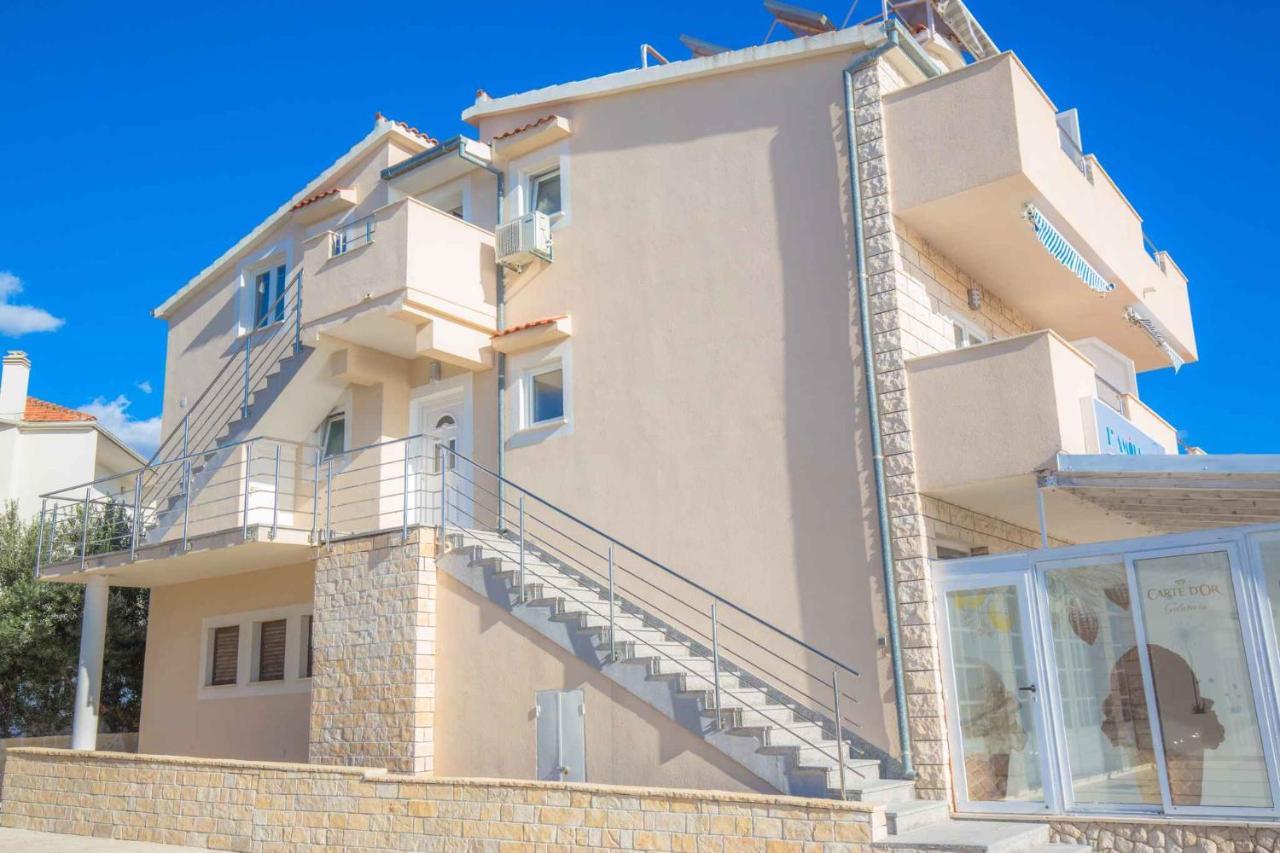 Apartments In Rogoznica 40364 Exterior photo